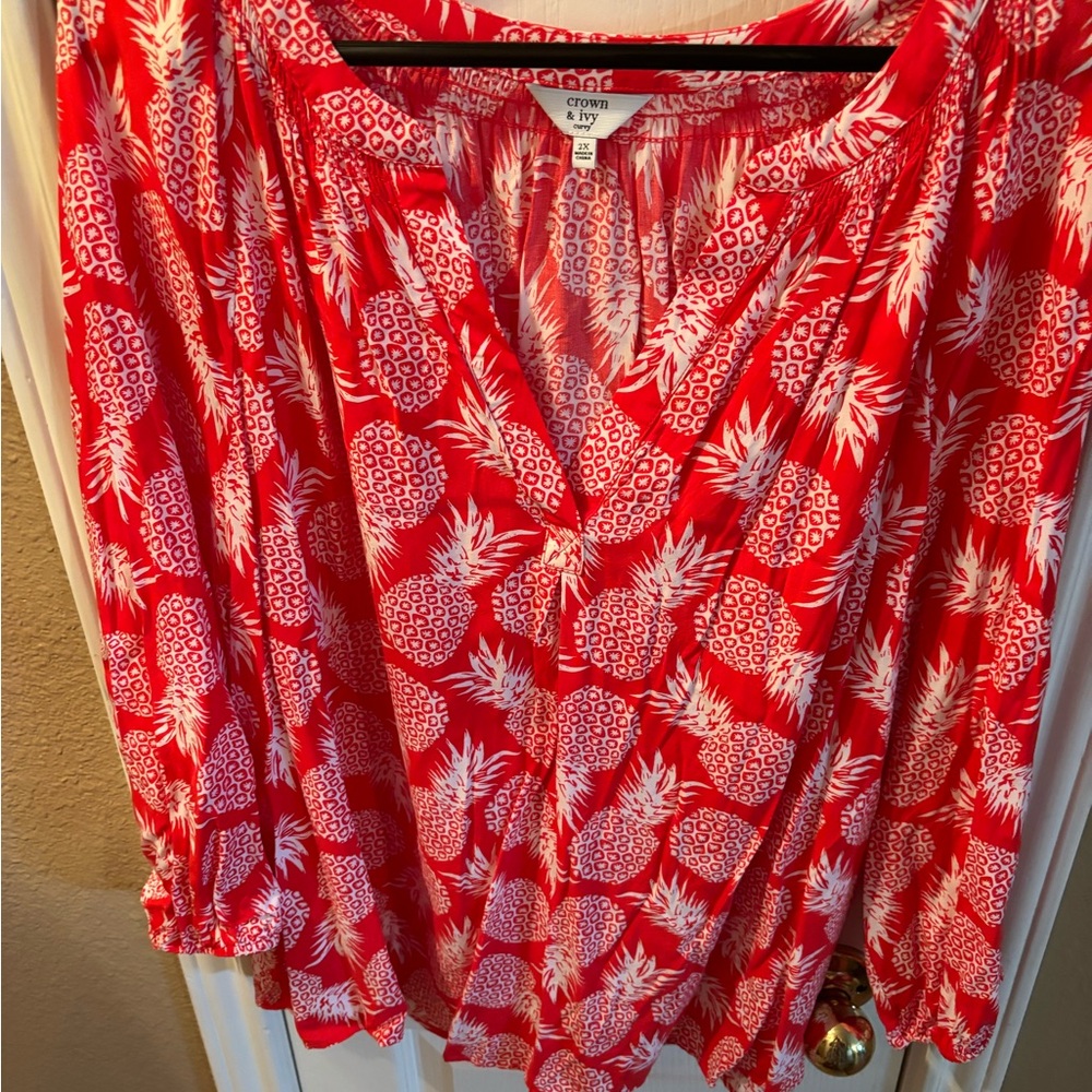 Crown & Ivy top